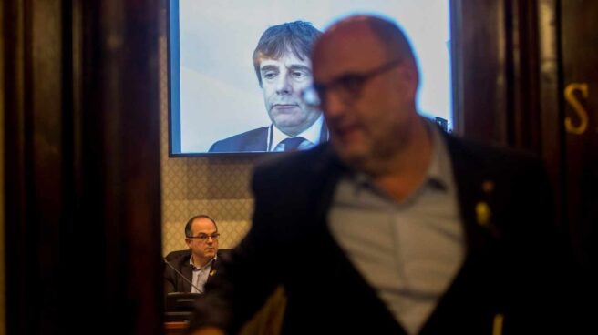 Puigdemont participa por videoconferencia en una reunión de grupo de Junts per Catalunya.