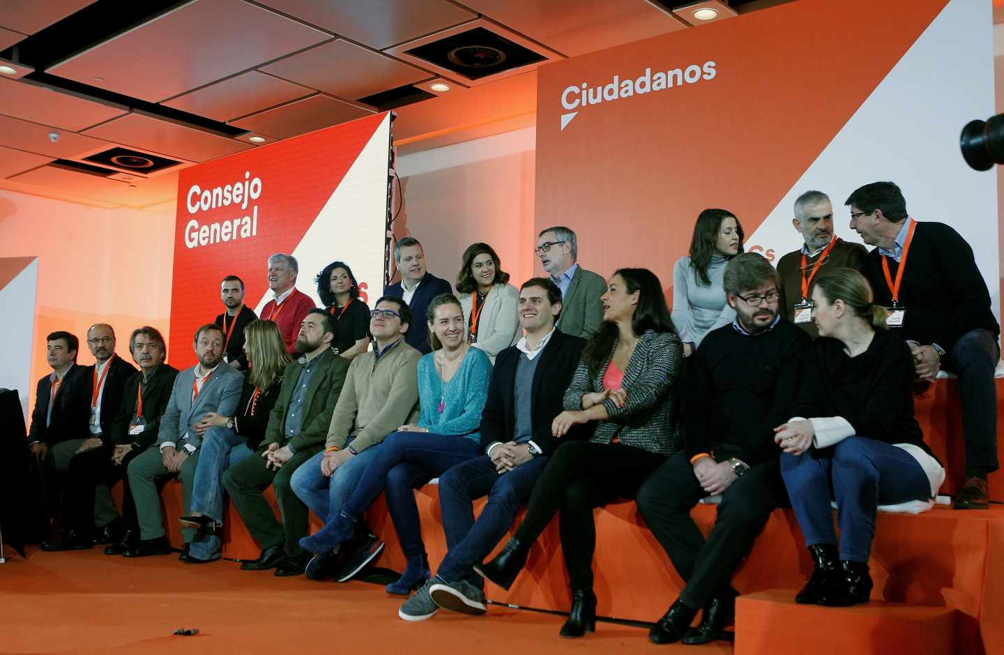 Albert Rivera durante el primer Consejo General del partido junto al resto de su equipo.