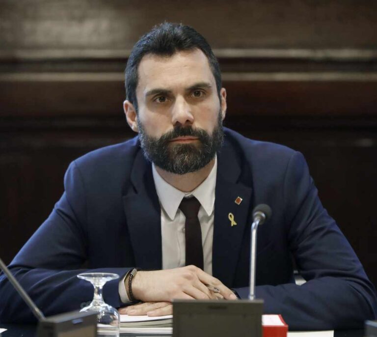 El Gobierno advierte a Torrent: "El TC le ha dicho lo que puede y no puede hacer"