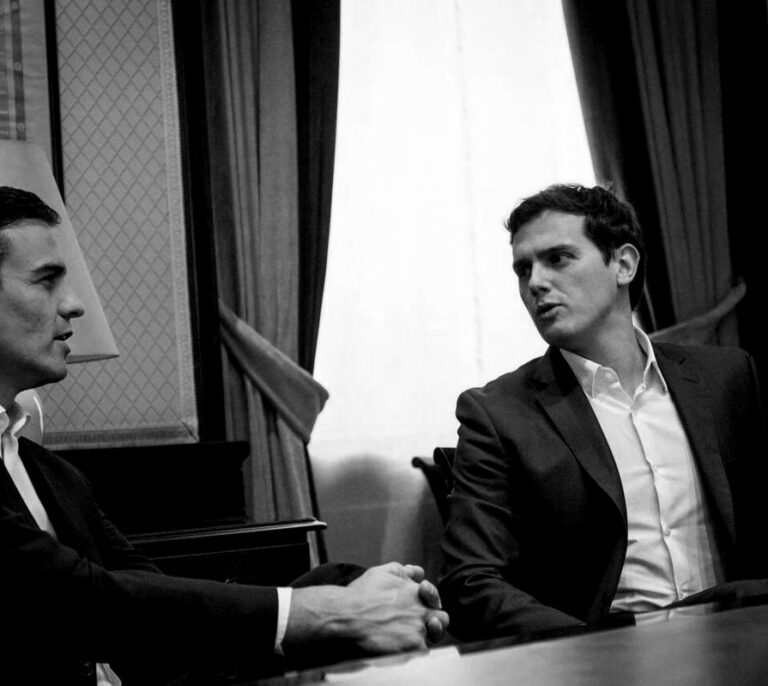 Dirigentes del PSOE abogan por moderar los ataques a C's: "Habrá que entenderse con ellos"