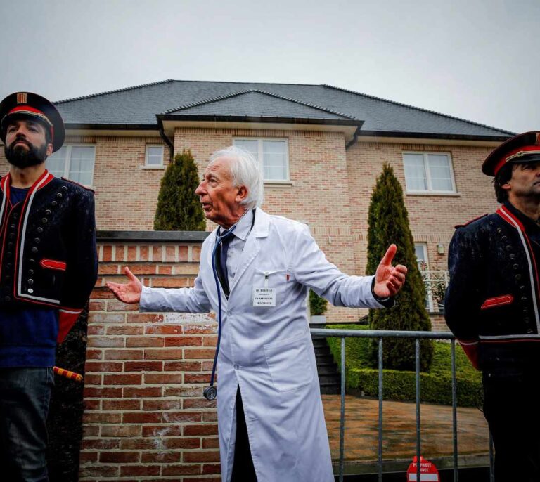 Tabarnia viaja a Waterloo para pedir una reunión "al más bajo nivel" con Puigdemont