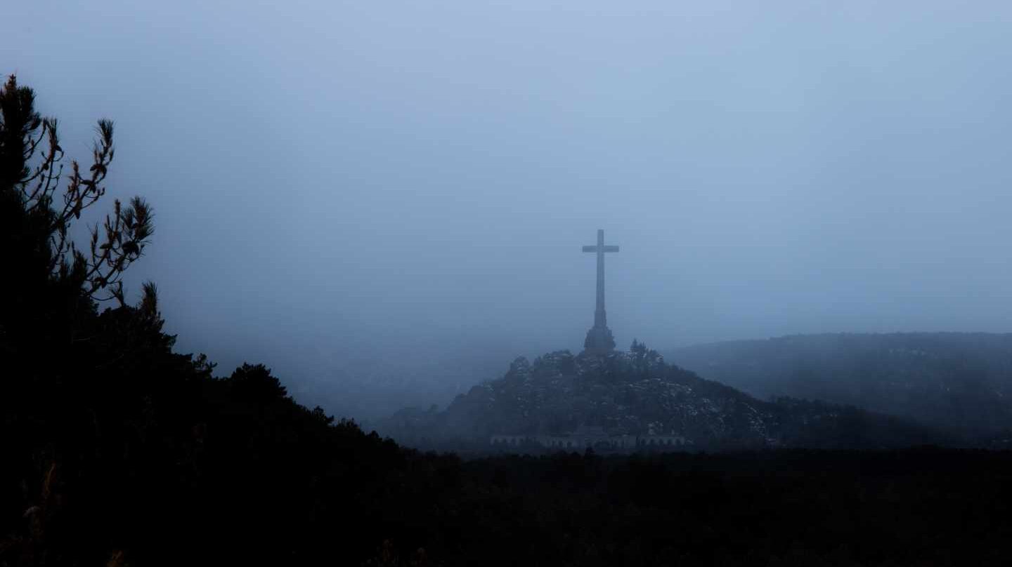 El Valle de los Caídos durante una nevada