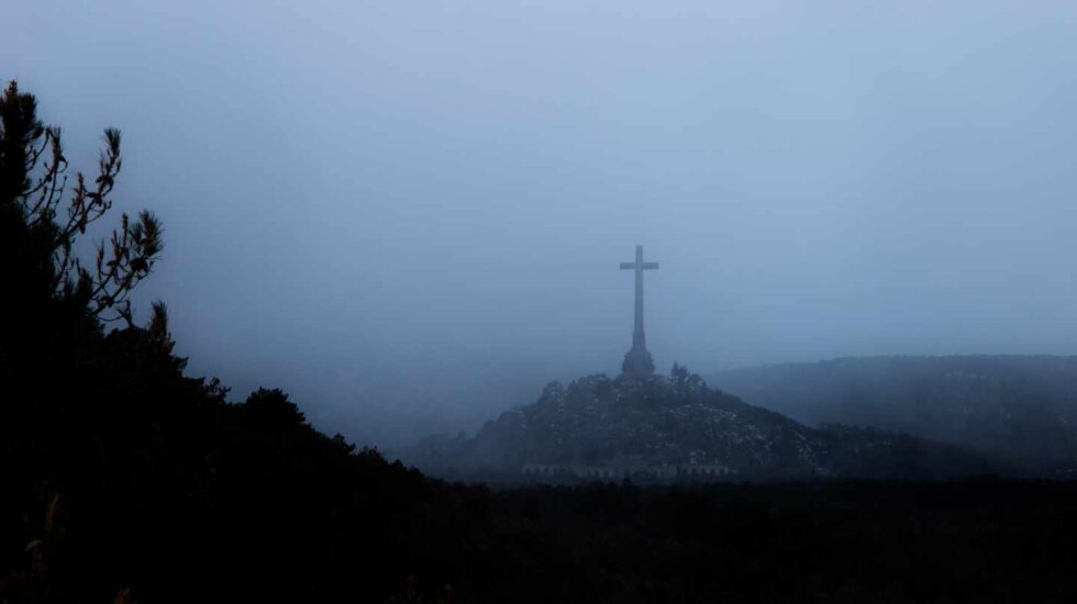 El Valle de los Caídos durante una nevada