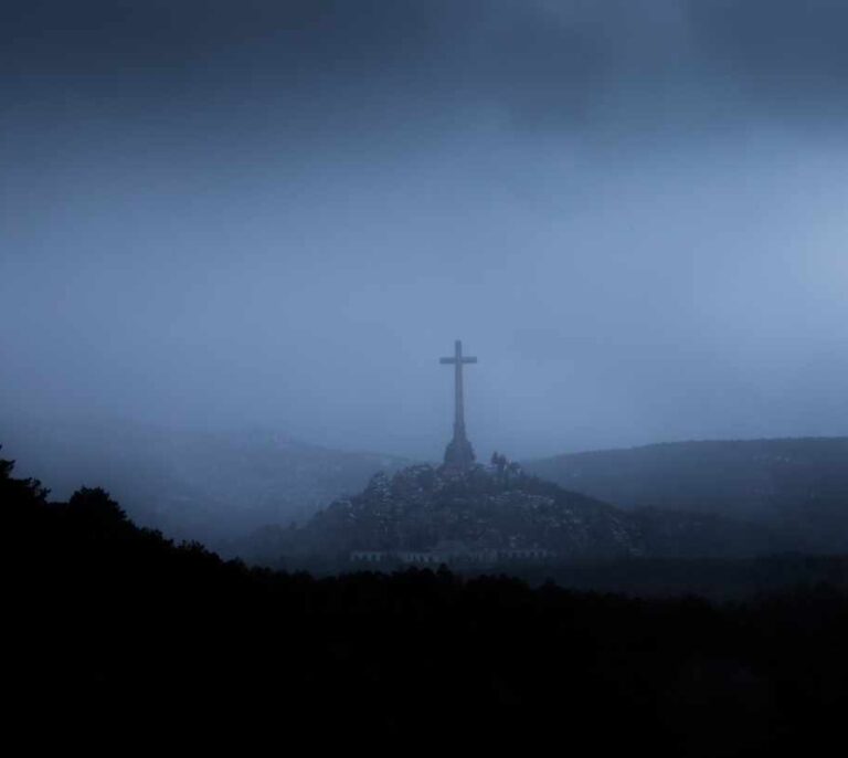 Tormenta sobre el Valle de los Caídos