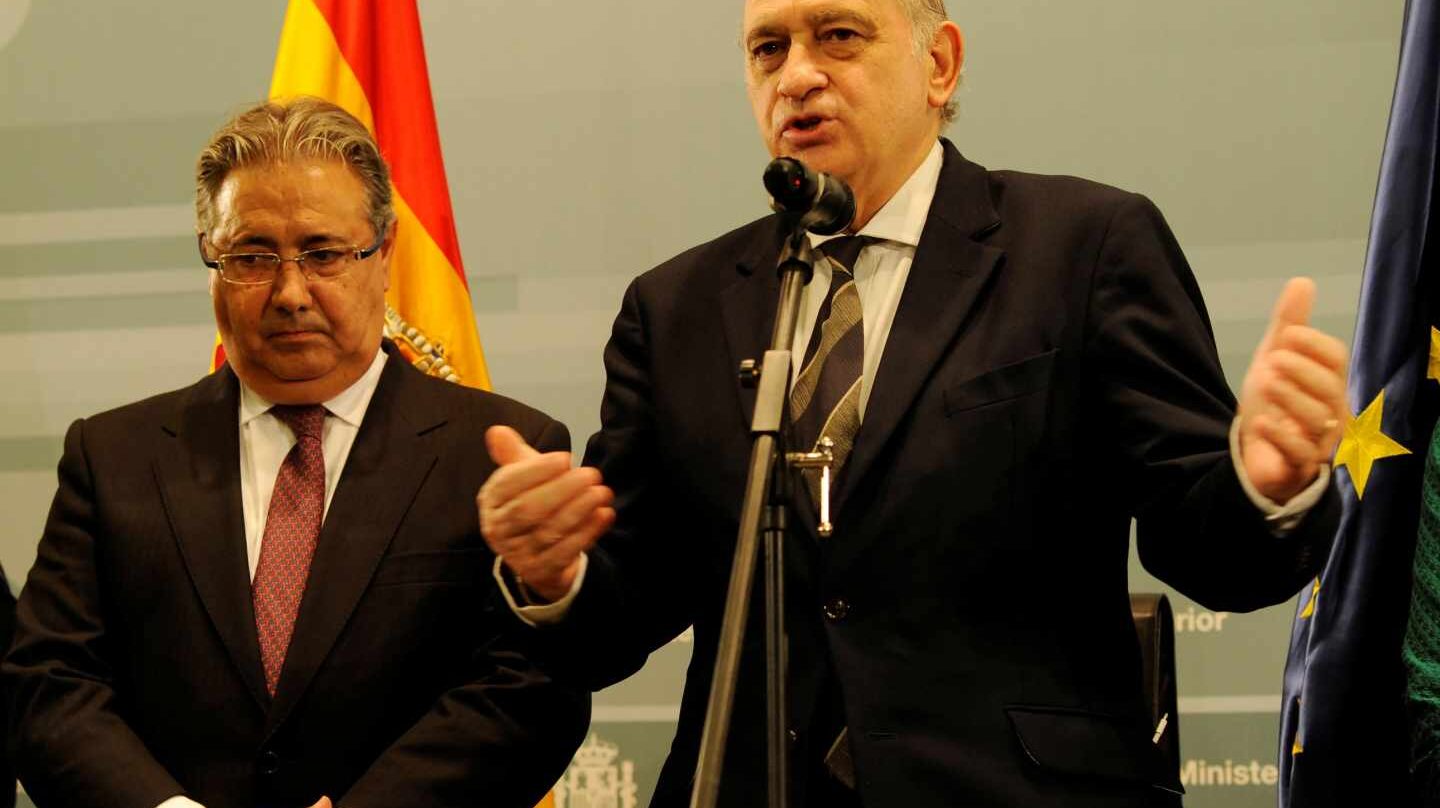 Juan Ignacio Zoido y Jorge Fernández Díaz, cuando se produjo el relevo al frente de Interior en noviembre de 2016.