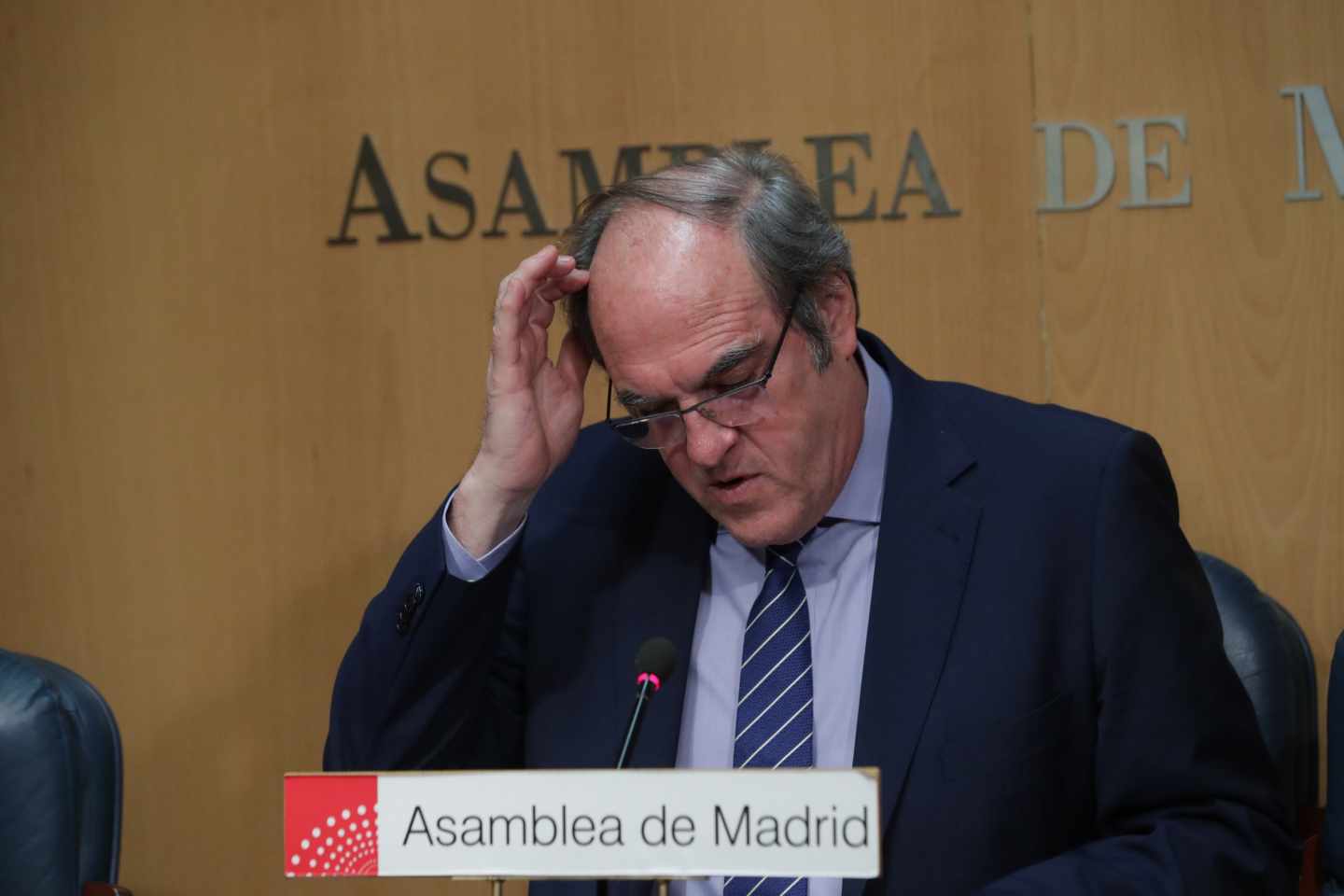 Ferraz impone la moción de censura a Cifuentes tras dudas en el PSOE de Madrid