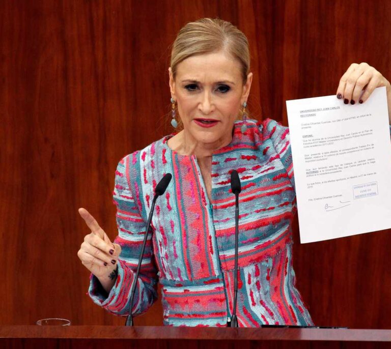 Génova sigue echando en falta el trabajo fin de máster de Cifuentes