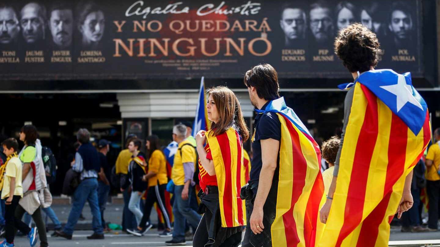 S&P ve en riesgo la capacidad de pago de Cataluña por la tensión política.