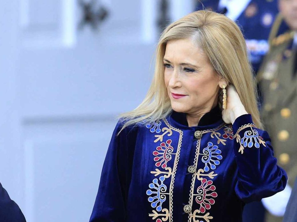 Cifuentes durante la recepción en el Palacio Real al presidente de Portugal