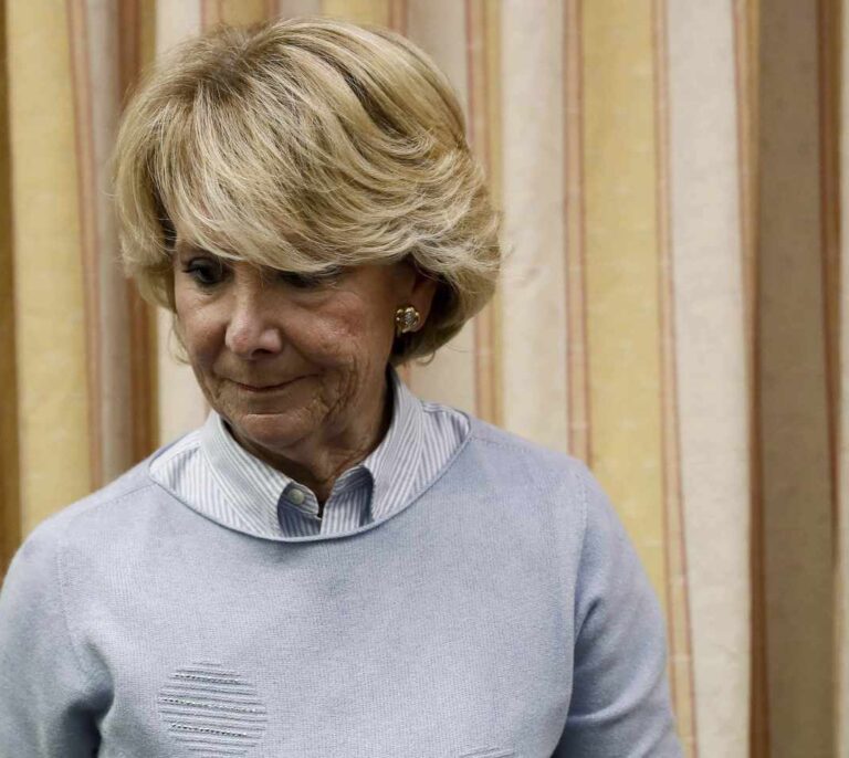 El juez acusa a Aguirre de "autorizar" un plan para desviar fondos públicos madrileños