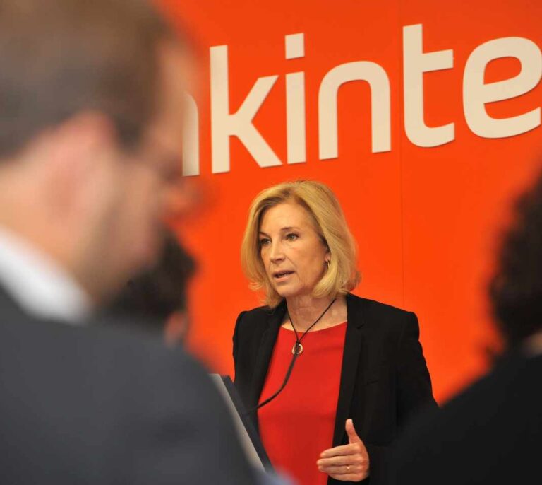 El comité de Bankinter debate la compra de Evo, a la espera de la oferta de Crédit Mutuel