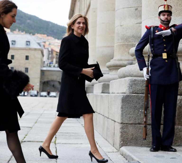 La infanta Cristina reaparece en el funeral por el 25 aniversario de la muerte de Don Juan