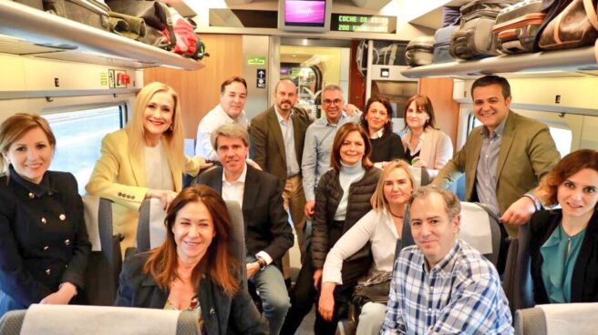 Cristina Cifuentes, rumbo a la Convención del PP de Sevilla. Cristina Cifuentes, rumbo a la Convención del PP de Sevilla.