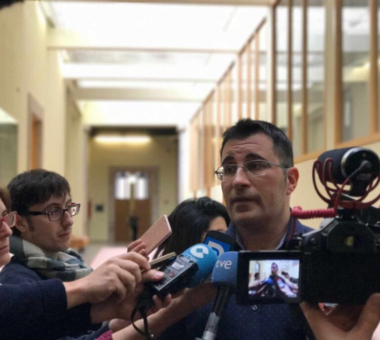 Dimite un diputado de Podemos en Galicia por un título de ingeniero que no tiene