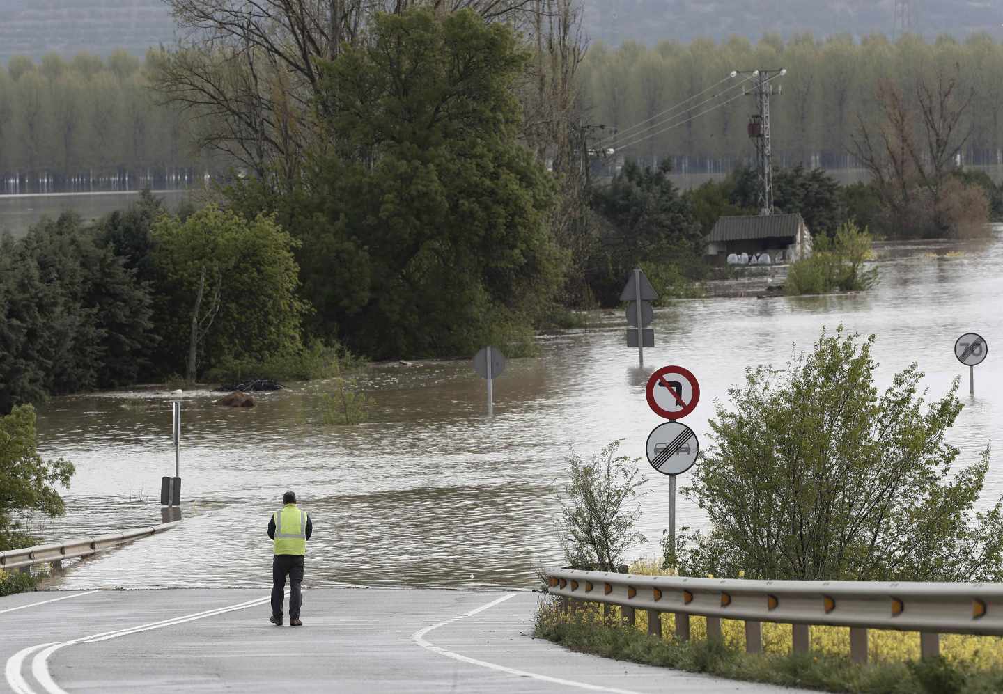 Desbordamiento del río Ebro en las cercanías de Tudela (Navarra).