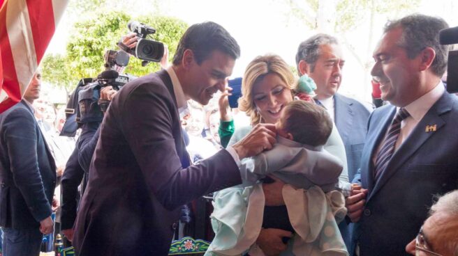 Sánchez vuelve a la Feria de Sevilla triunfal después de que Susana Díaz lo humillara