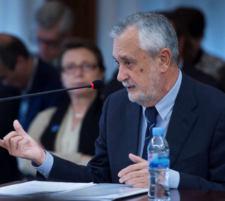 Griñán formaliza su recurso al Supremo contra la sentencia de los ERE al apreciar "omisiones y errores"