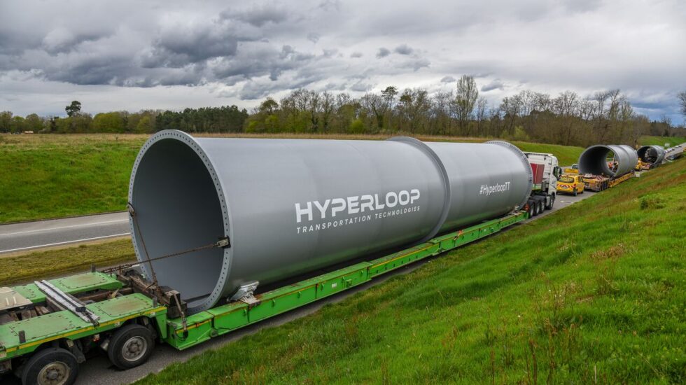 Hyperloop acuerda con Emiratos Árabes el desarrollo del primer sistema comercial