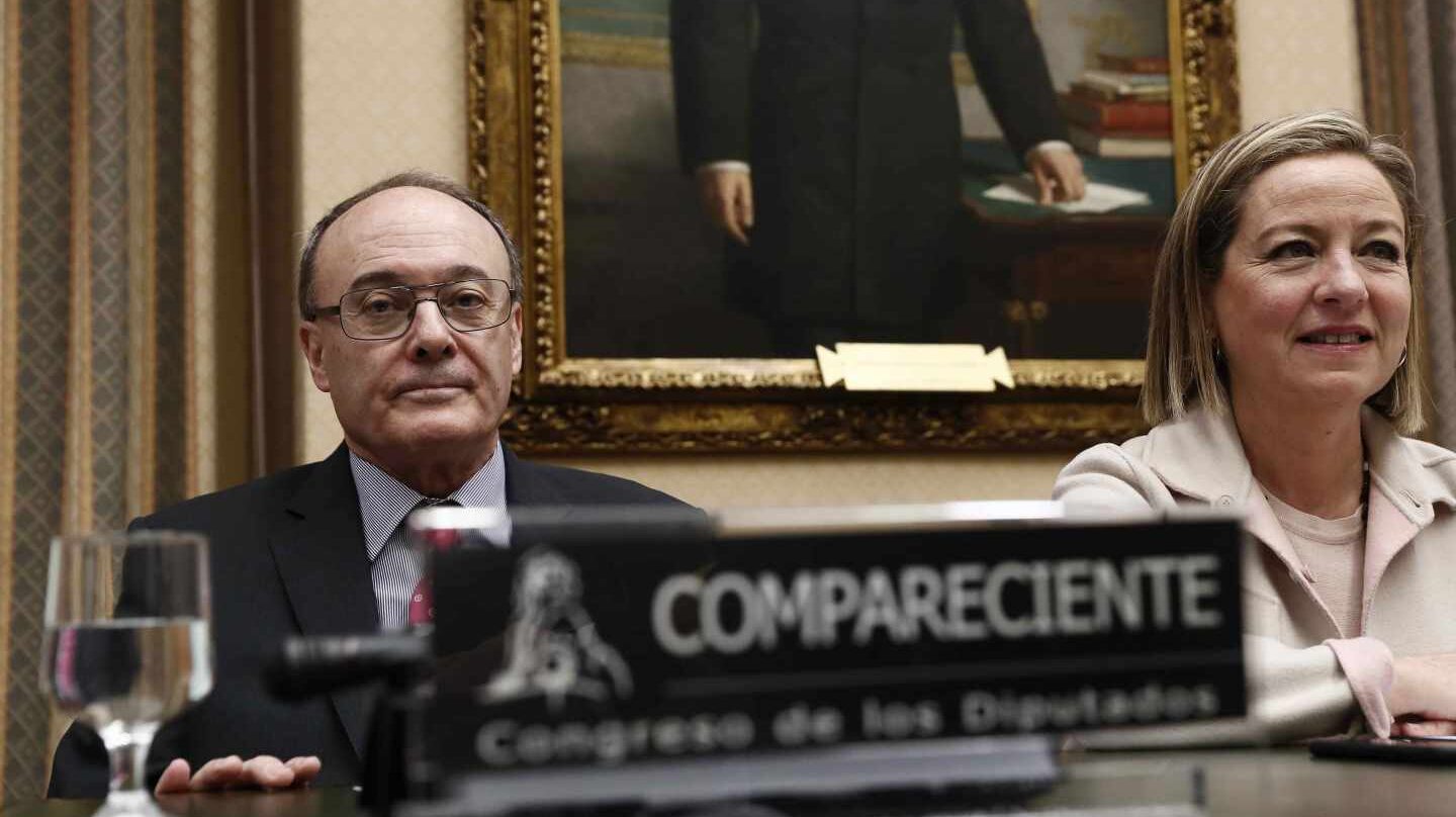 El Gobernador del Banco de España, Luis María Linde, en el Congreso.