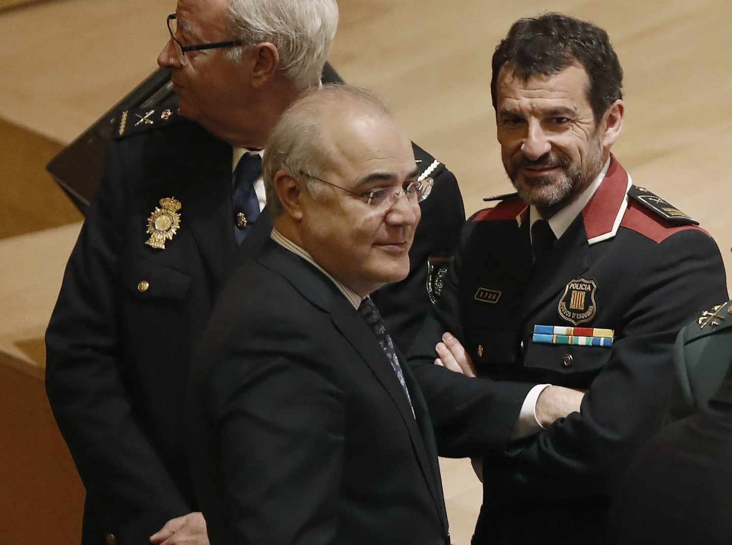 El juez Pablo Llarena, en Barcelona junto al jefe de los Mossos, Ferran López.