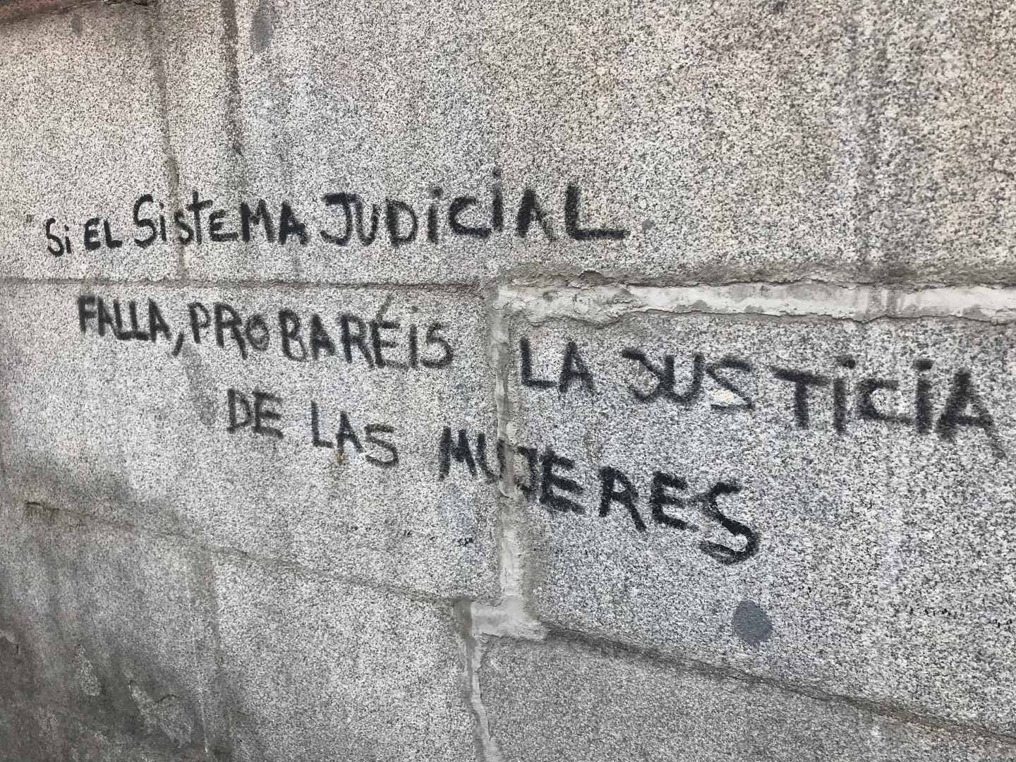 Sentencia de la Manada: pintada tras la manifestación del jueves en Madrid.