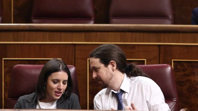 Iglesias y Montero pagarán 1.600 euros al mes por la nueva casa durante 30 años Irene Montero y Pablo Iglesias, en el Congreso.
