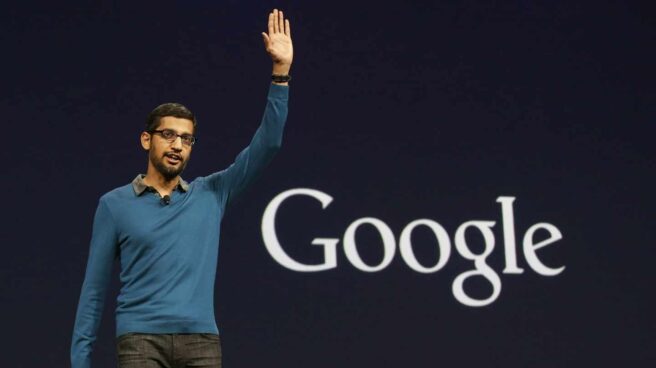 Pichai Google ya paga 5.000 millones para que los fabricantes de móviles usen sus servicios