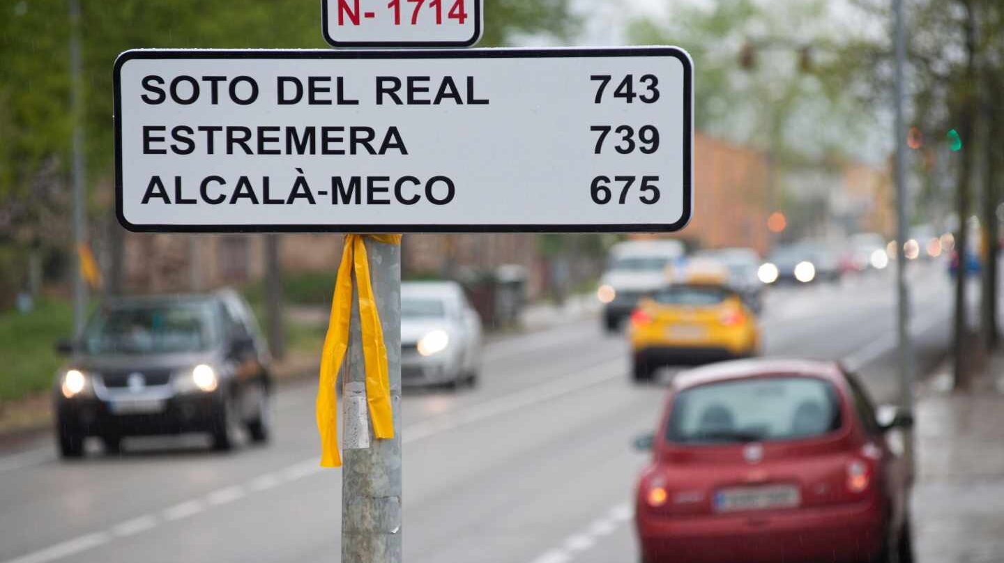 Las señales kilométricas de las cárceles en carreteras de Cataluña.