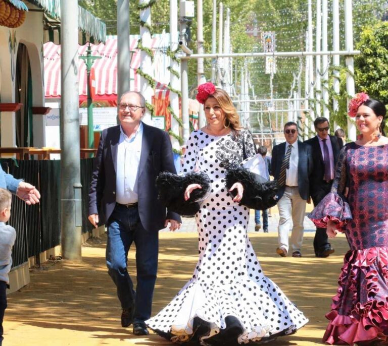 Susana Díaz contra el batallón de los candidatos desconocidos