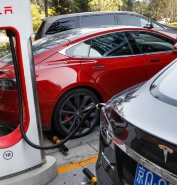 Casi el 60% de los cargadores eléctricos instalados este año en España [...]