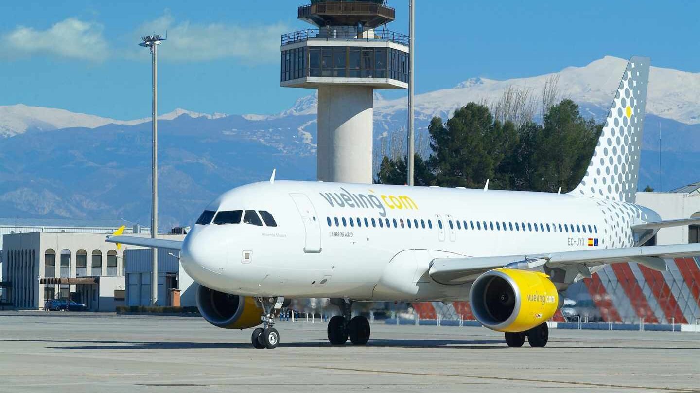 Los pilotos de Vueling convocan huelga para los días 25 y 26 de abril y 3 y 4 de mayo