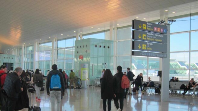 aeropuerto barcelona ep Pasajeros en el aeropuerto de Barcelona-El Prat.