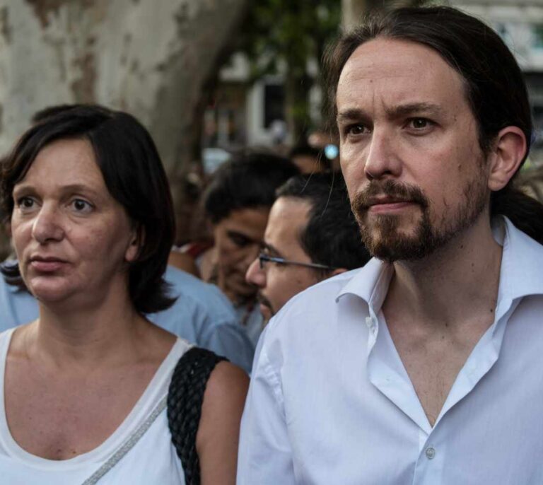 Bescansa responde a las críticas de Pablo Iglesias y continúa su desafío en Podemos