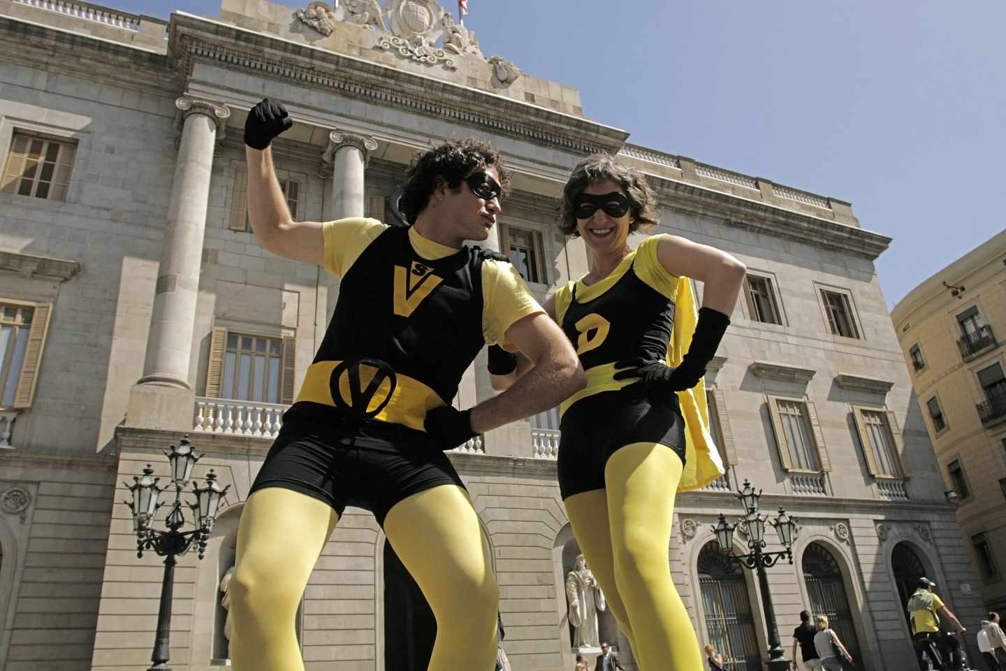 La cara más irreverente de Barcelona, del Raval marginal a Ada Colau superheroína