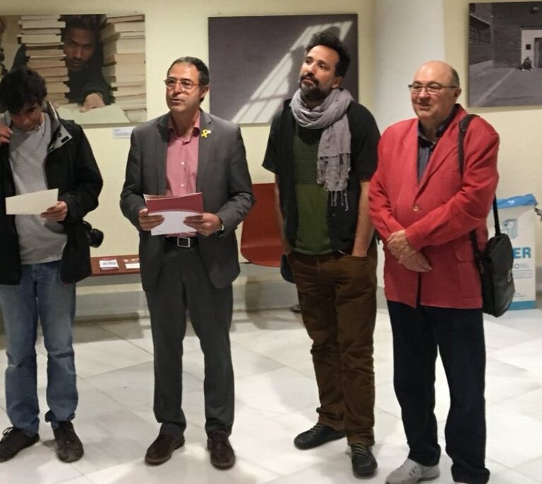 El director de Prisiones de la Generalitat exhibe el lazo amarillo en actos oficiales