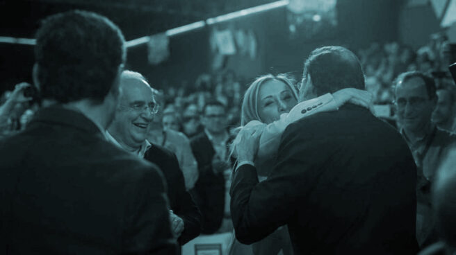 cifuentes_abrazo_opi El abrazo de Rajoy y Cifuentes