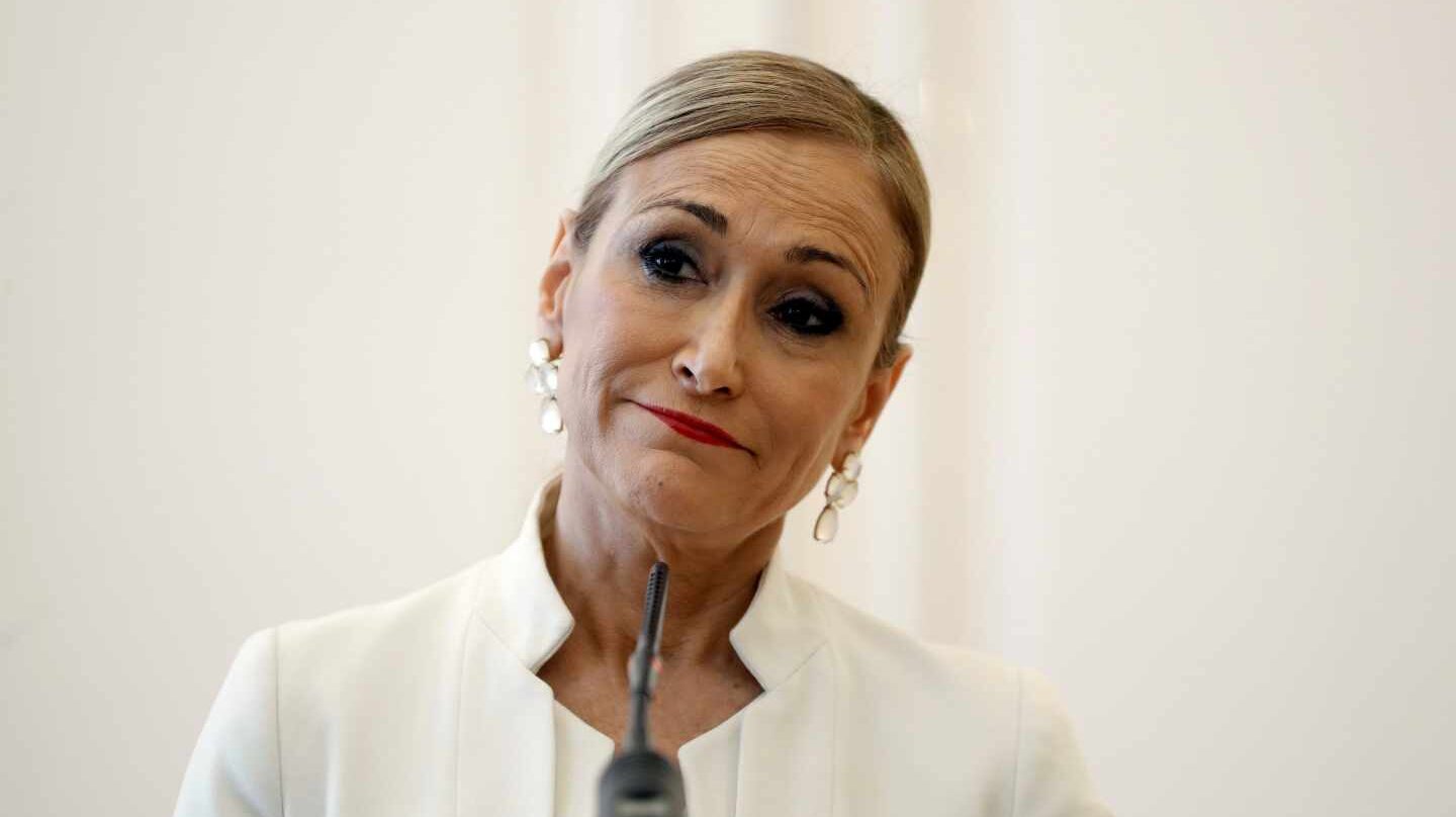 La presidenta de la Comunidad de Madrid, Cristina Cifuentes, en la comparecencia en la que ha anunciado su dimisión.