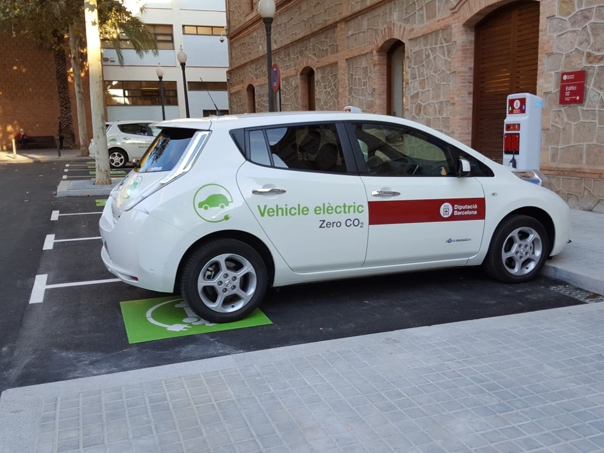 Las instituciones públicas también se suman a la movilidad eléctrica.