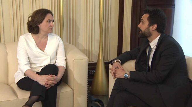 Ada Colau y Roger Torrent, durante su reunión.