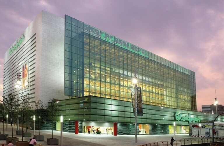 La patronal de El Corte Inglés e Ikea pide revisar los impuestos a grandes superficies