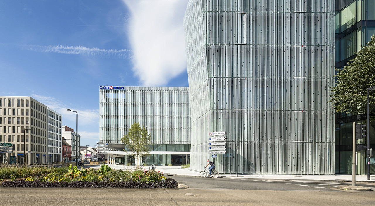 Sede de Crédit Mutuel en Nantes (Francia).