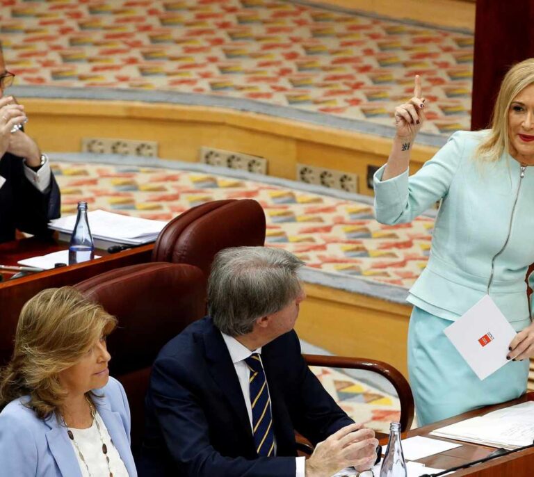 Cifuentes acusa a Ciudadanos de querer que la "izquierda radical" gobierne en Madrid