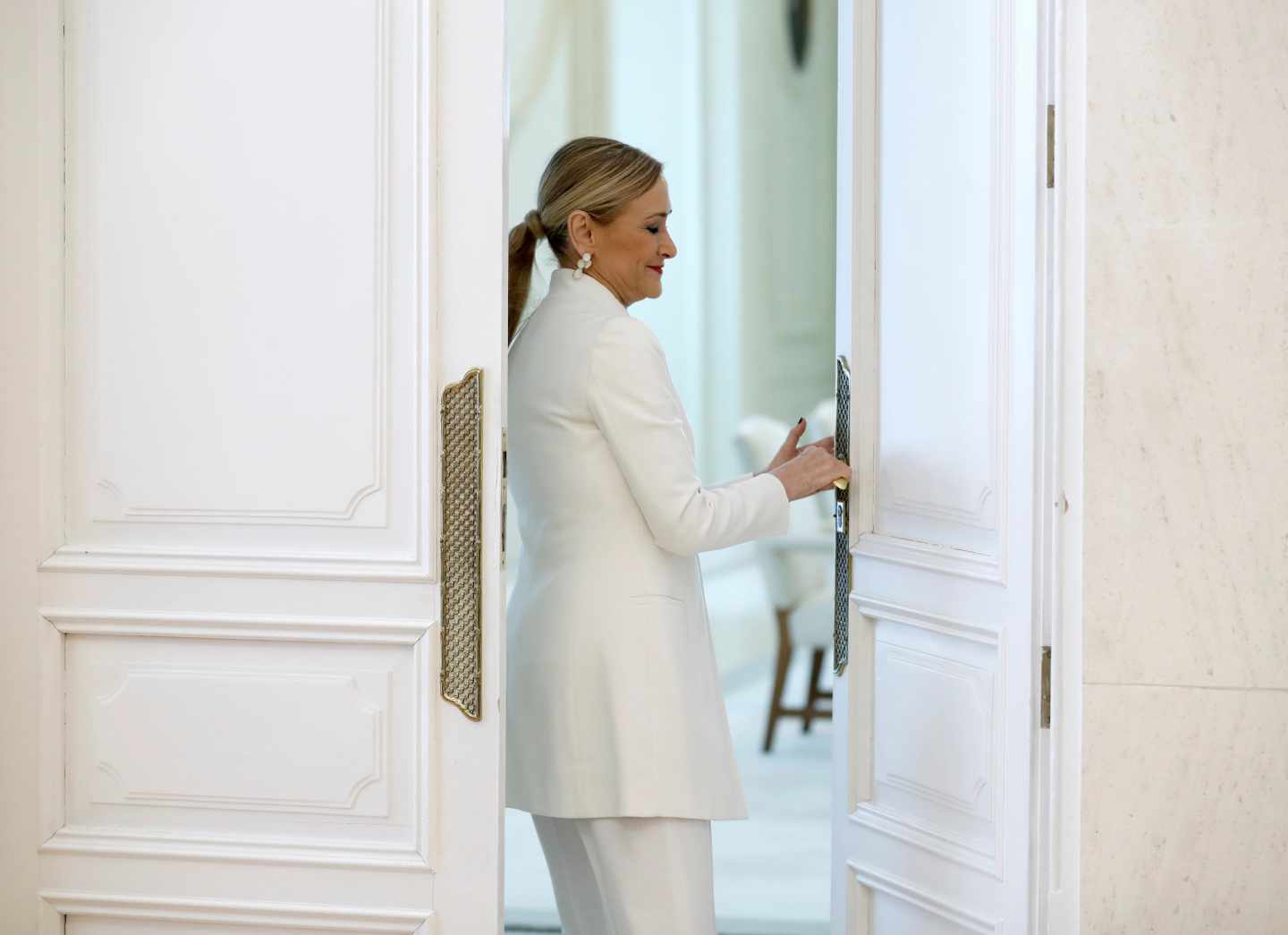 La presidenta de la Comunidad de Madrid, Cristina Cifuentes, en la comparecencia en la que ha anunciado su dimisión.