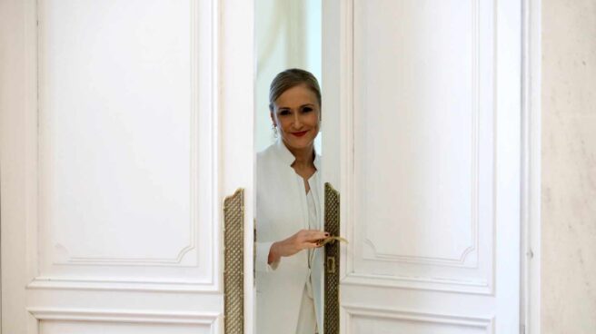 Cifuentes dimisión vídeo robo cremas Olay máster Comunidad de Madrid La presidenta de la Comunidad de Madrid, Cristina Cifuentes, en la comparecencia en la que ha anunciado su dimisión.
