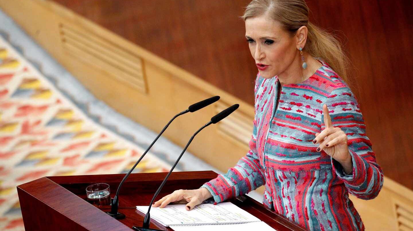 Cristina Cifuentes, durante su intervención en el pleno de la Asamblea.