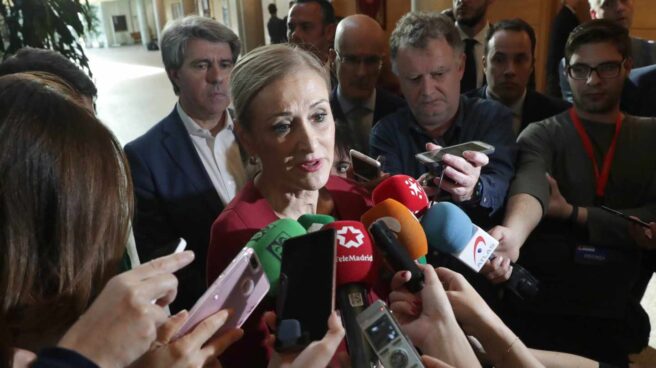 Cifuentes descarta dimitir y dice que es una "buena noticia" que la Fiscalía investigue