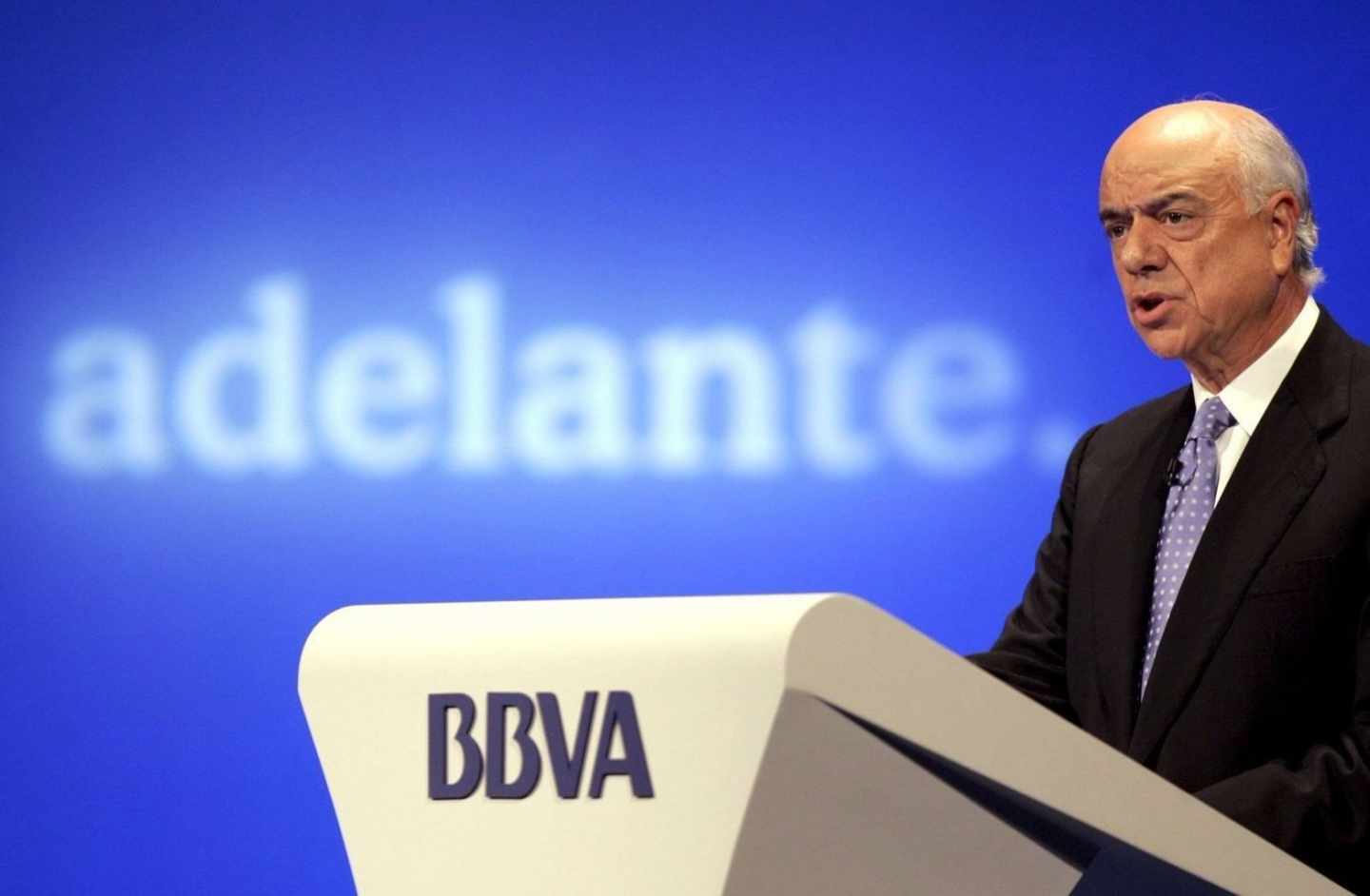 La CNMV multa a BBVA por el cobro de comisiones indebidas.