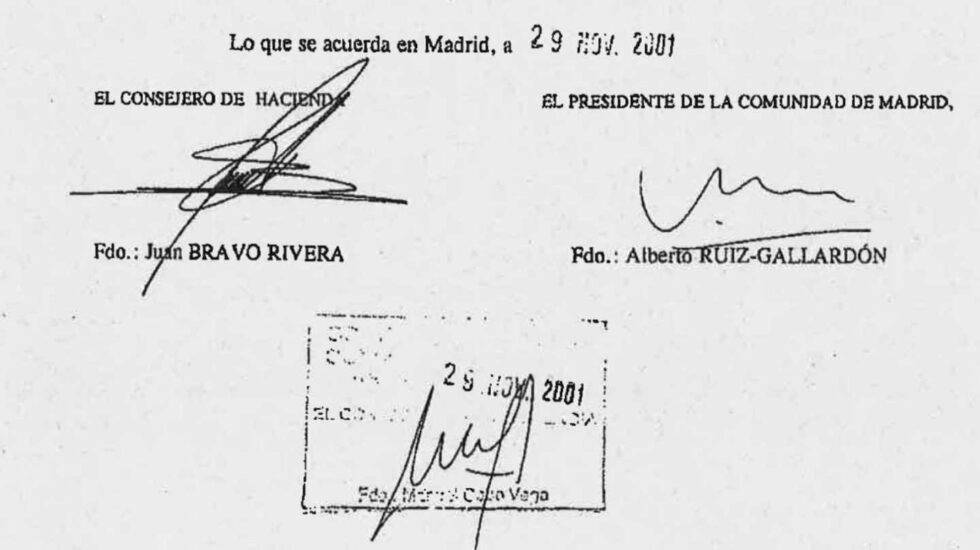 Firma de Ruiz-Gallardón en el acta del Consejo de Gobierno de 29 de noviembre de 2001 que autorizó la compra de la compañía colombiana Inassa.