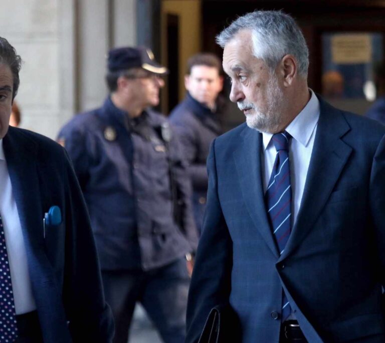 La Audiencia de Sevilla da tres días a la Fiscalía y al PP para que se pronuncien sobre el ingreso en prisión de Griñán