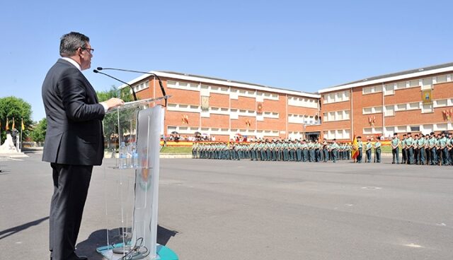 Frente común en la Guardia Civil contra la prohibición de uso del móvil particular